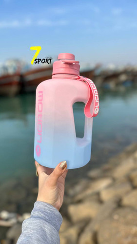 بطری آب و جاگواتر