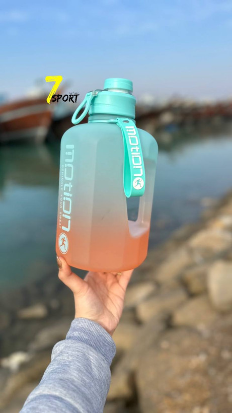 بطری آب و جاگواتر