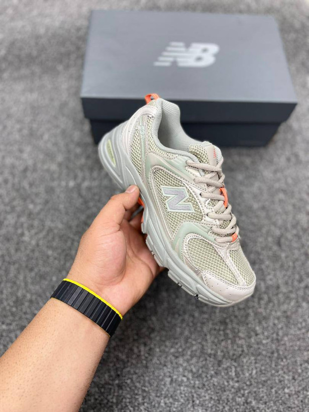 کفش مردانه و زنانه