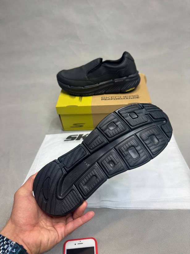 کفش مردانه اسکیچرز