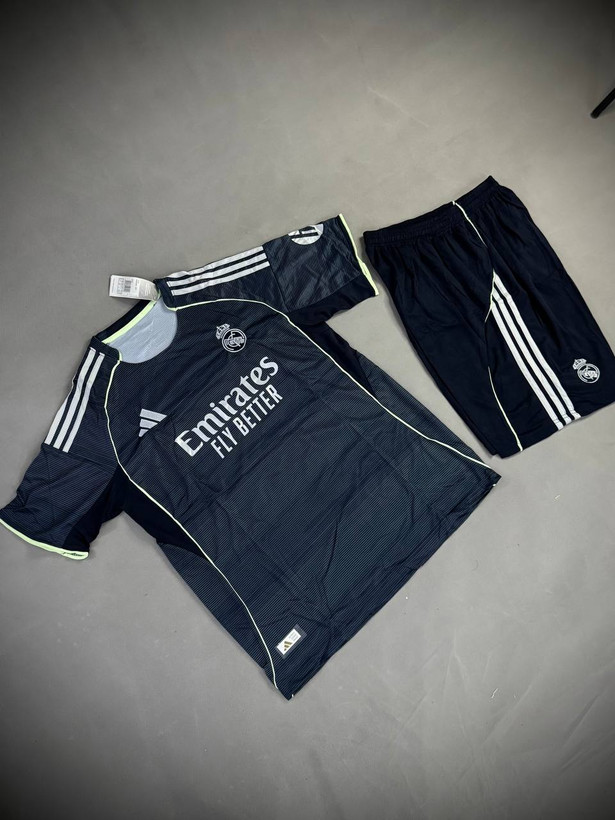 لباس فوتبال دوم رئال مادرید مدل2026