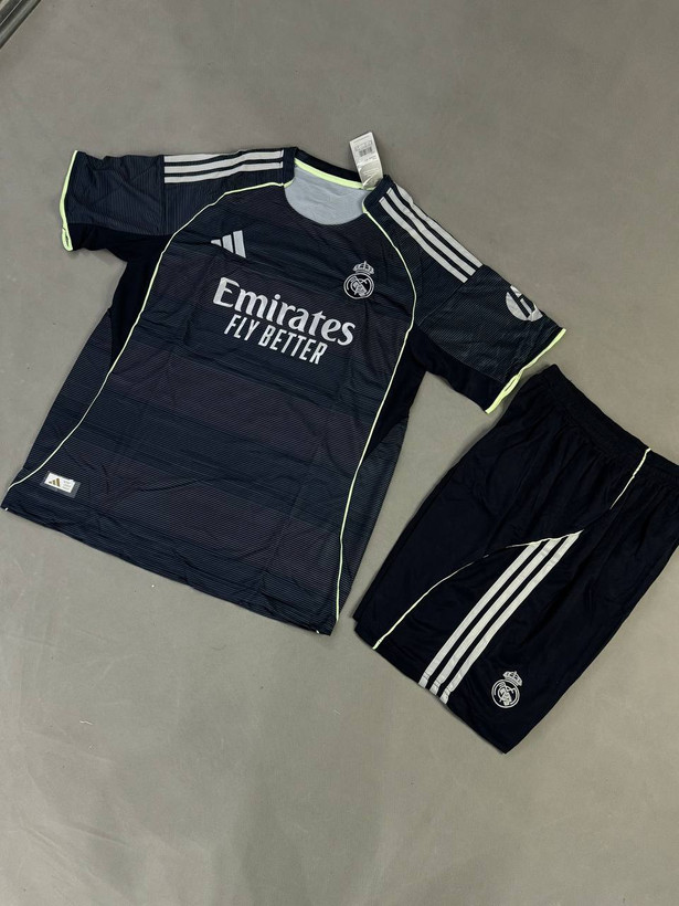 لباس فوتبال دوم رئال مادرید مدل2026