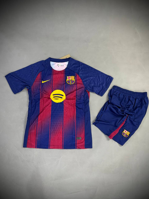 لباس اول بارسلونا