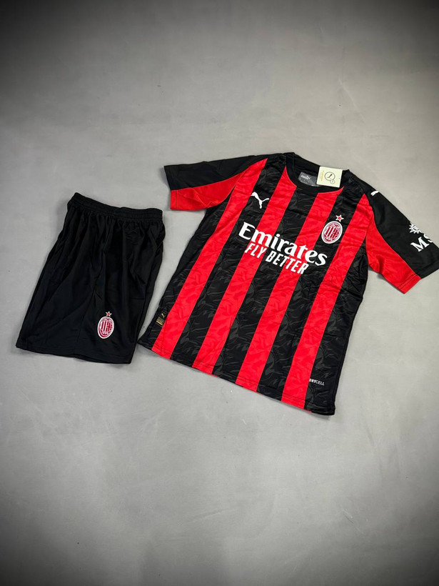 لباس اول آث میلان