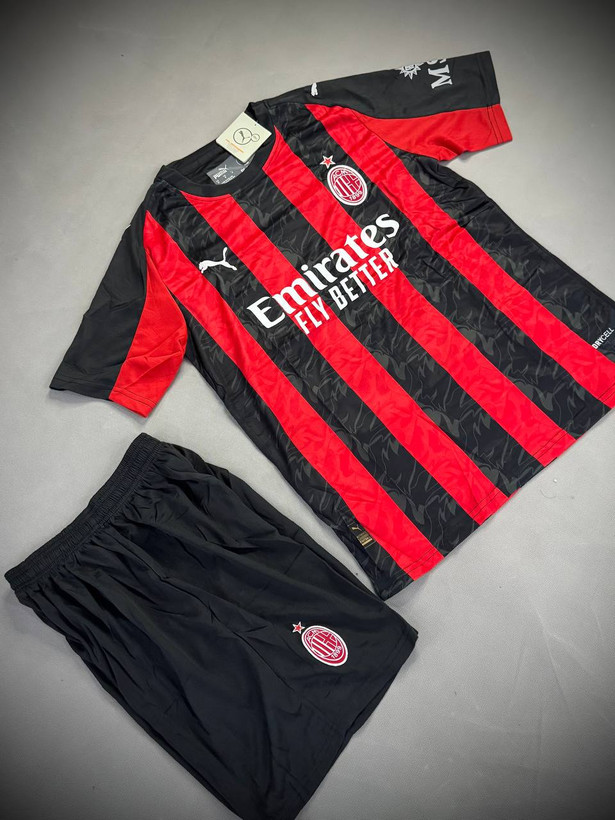 لباس اول آث میلان