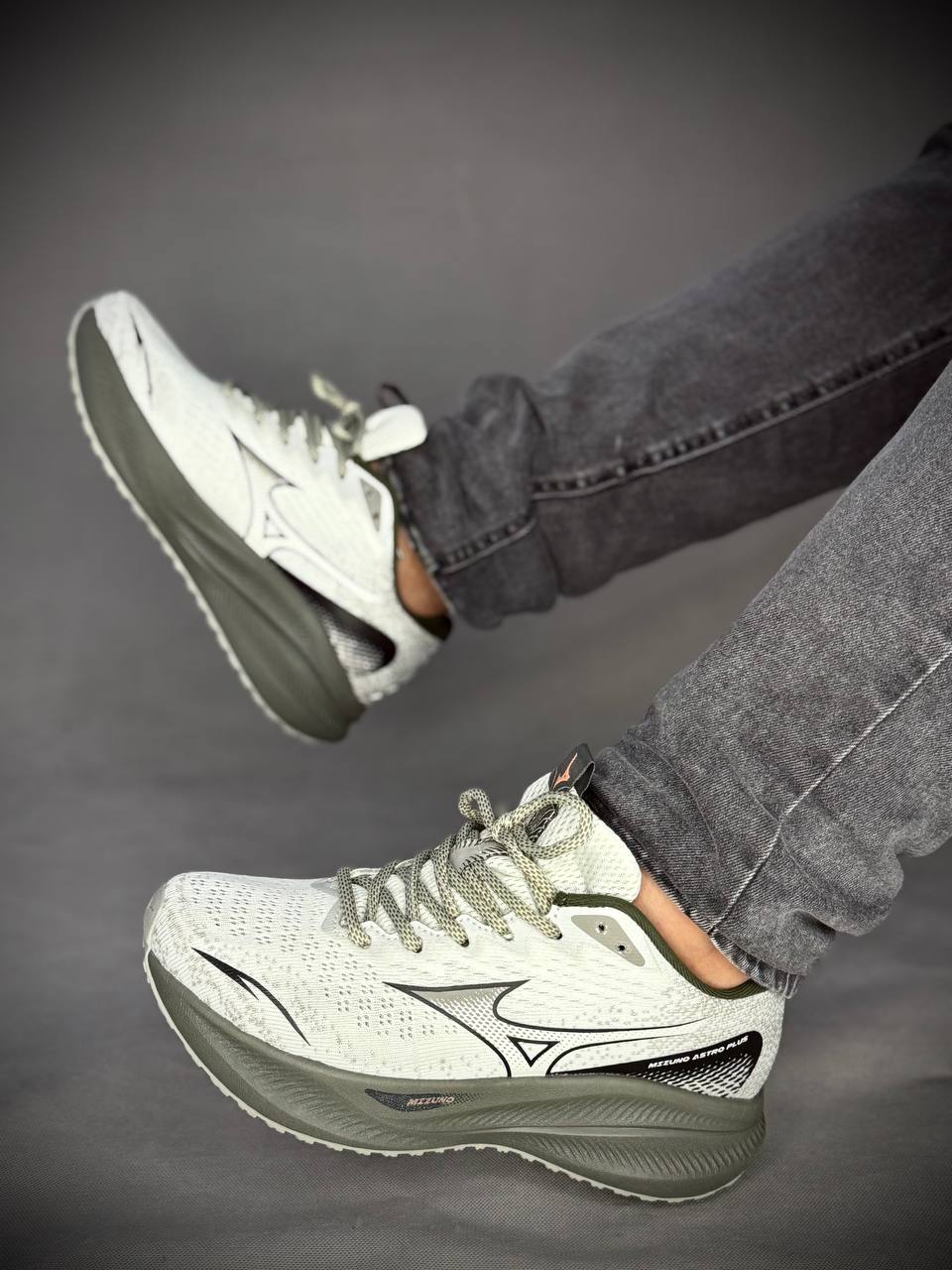 خرید کفش رانینگ Mizuno