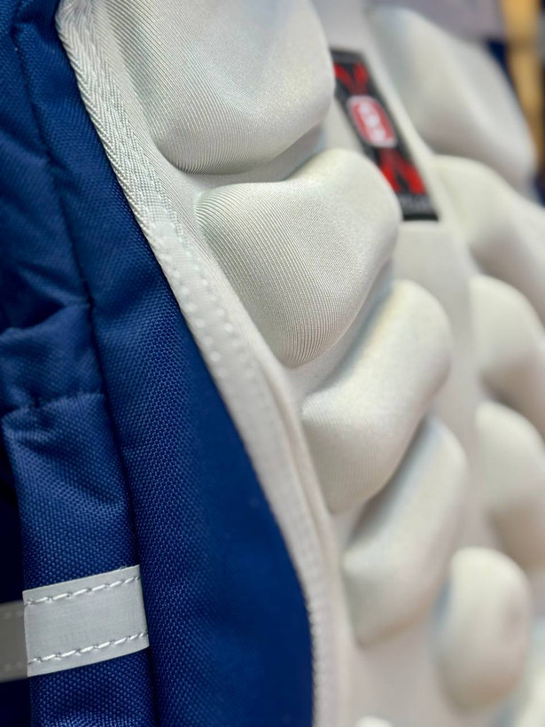 کوله پشتی وارداتی باکسی با طرح سه بعدی فضانورد / رنگ سورمه ایی .سبز