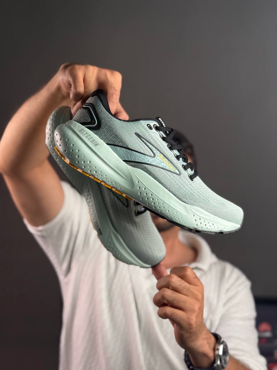 کفش رانینگ بروکس