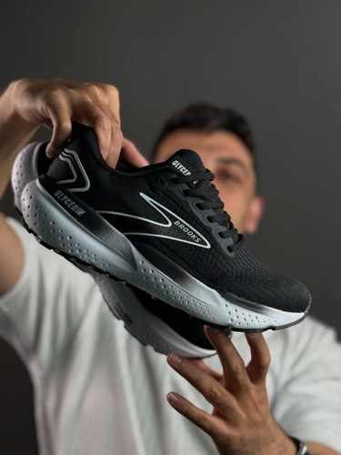 کفش رانینگ بروکس