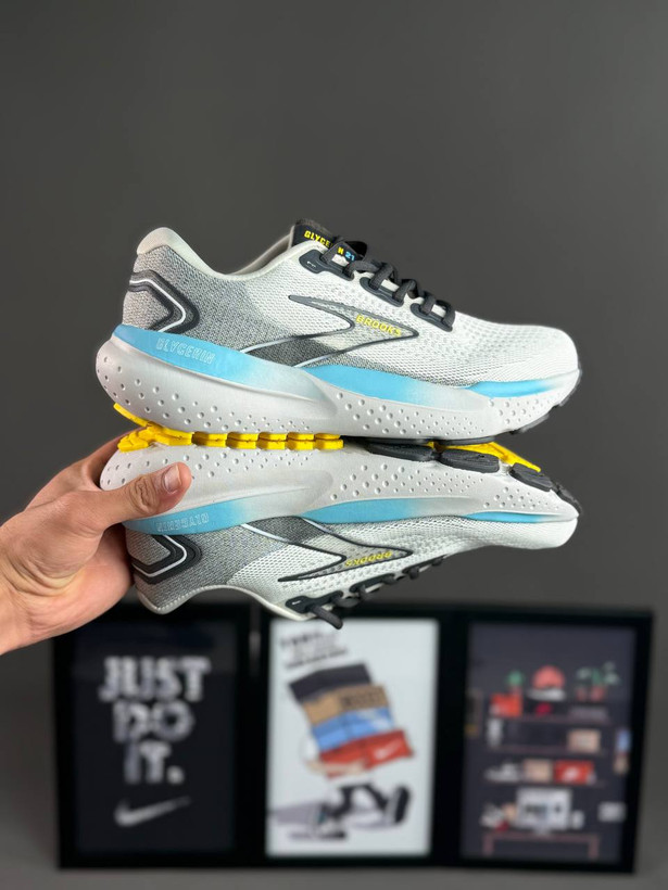 کفش رانینگ بروکس