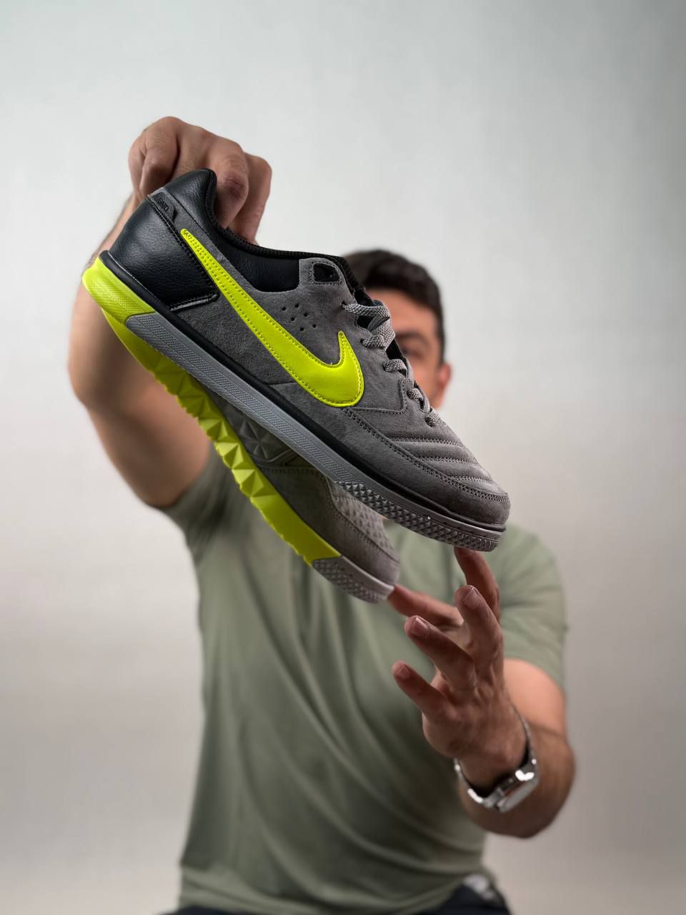 کفش دو منظوره (چمن مصنوعی و سالن)نایک گتوgato |مدل Nike Lunar Gato II  | ساخت ویتنام | سایزبندی 40 تا 45