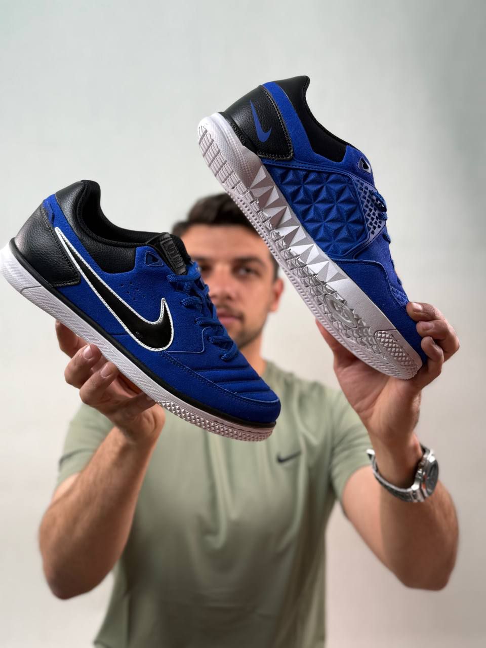 کفش دو منظوره (چمن مصنوعی و سالن)نایک گتوgato |مدل Nike Lunar Gato II  | ساخت ویتنام | سایزبندی 40 تا 45