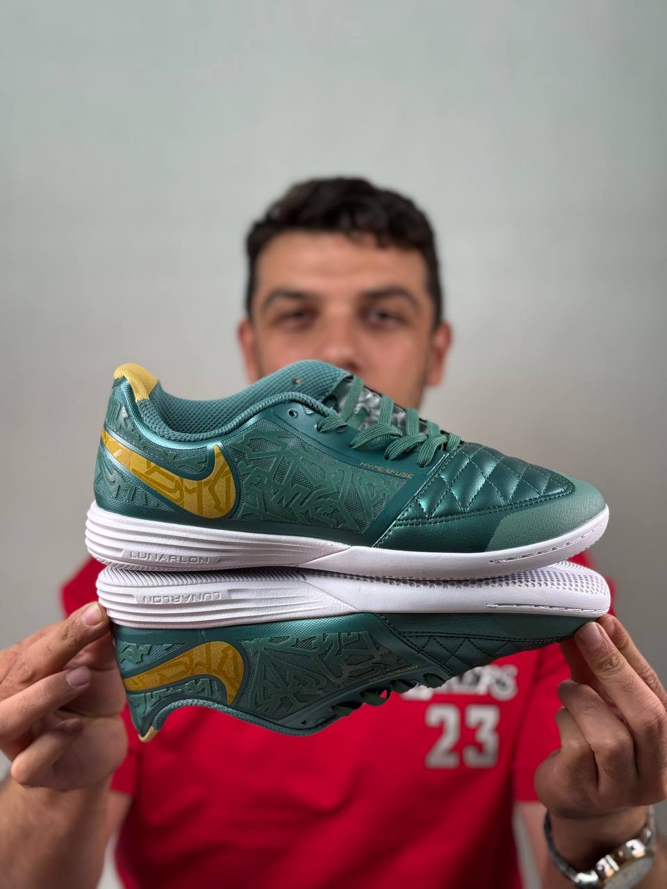 کفش کفش سالنی و چمن مصنوعی لونارگتو |مدل Nike Lunar Gato II  | ساخت ویتنام | سایزبندی 40 تا 45