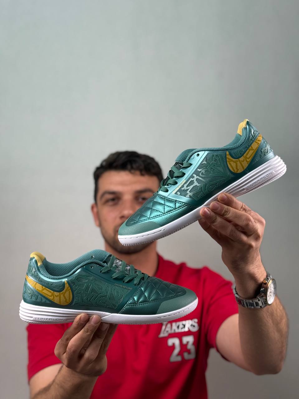 کفش کفش سالنی و چمن مصنوعی لونارگتو |مدل Nike Lunar Gato II  | ساخت ویتنام | سایزبندی 40 تا 45