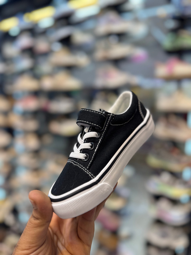 کفش بچگانه وارداتی